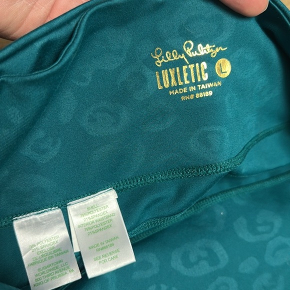 Lilly Pulitzer Luxletic like new spruce green blue embossed pocket leggings - Picture 4 of 6